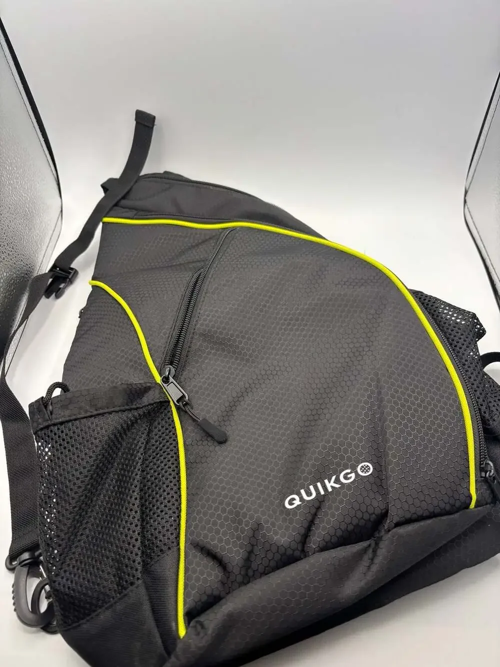QUIKGO Pickleball Sling Backpack with Paddle Compartment